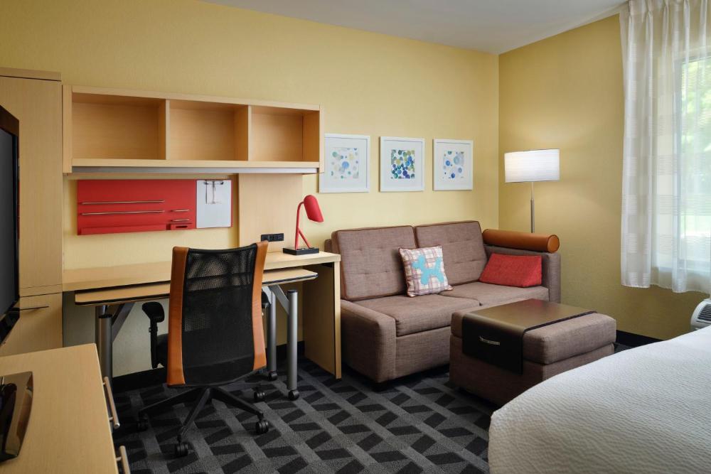King Studio with Sofa Bed interior